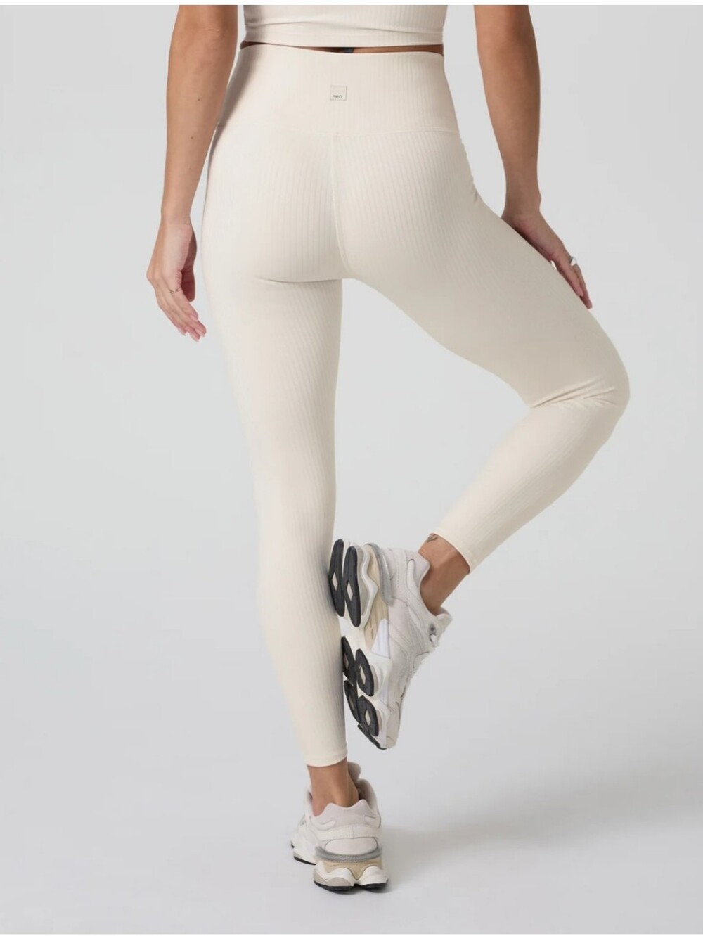 Vuori Inversion Rib Legging Marshmallow Size Large NWT - Picture 3 of 12